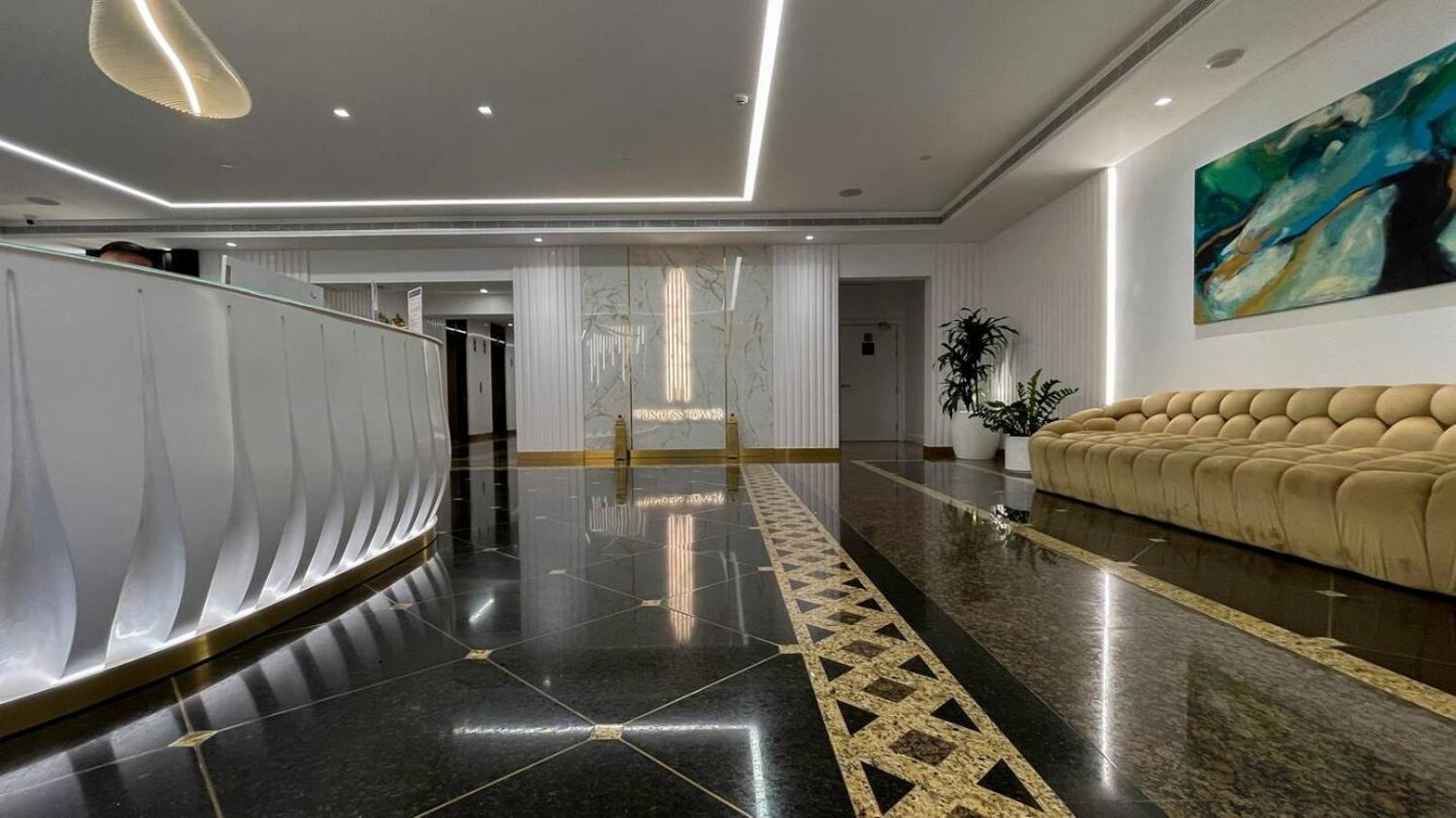 Sea & Palm View Elegant 1 Bedroom Apartment Dubai Esterno foto