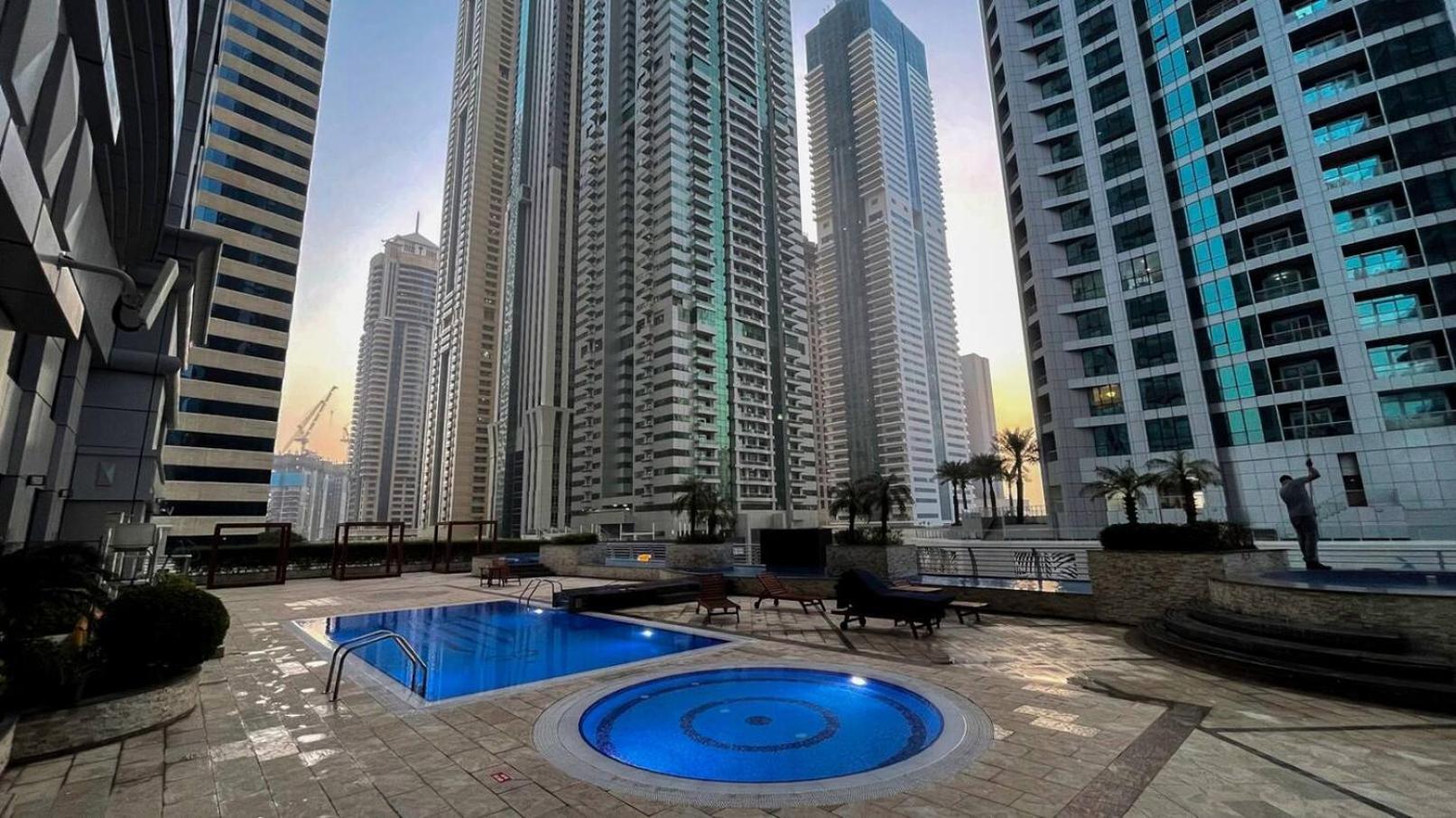 Sea & Palm View Elegant 1 Bedroom Apartment Dubai Esterno foto
