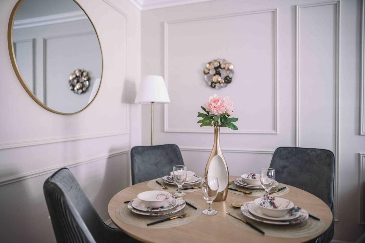 Sea & Palm View Elegant 1 Bedroom Apartment Dubai Esterno foto