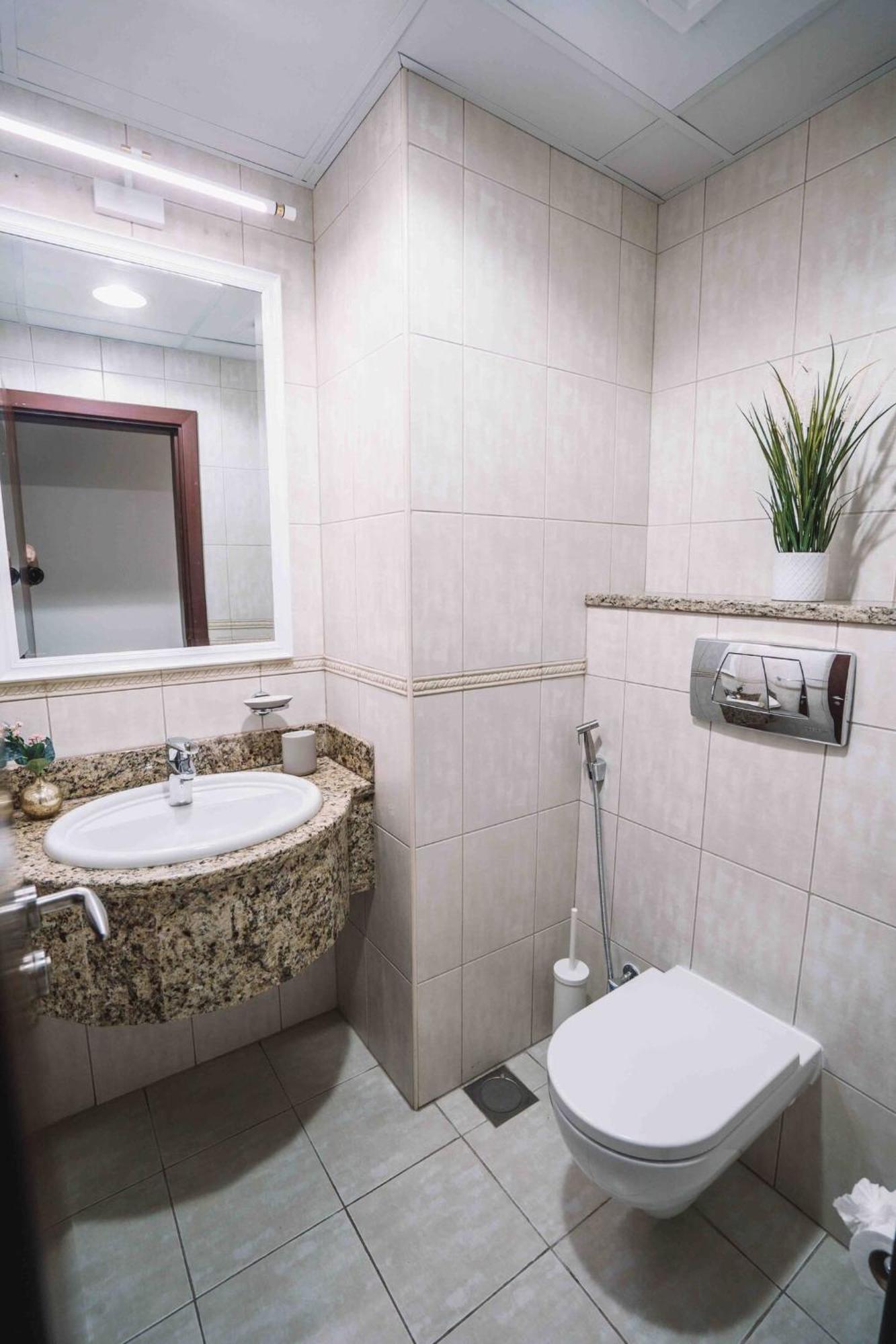 Sea & Palm View Elegant 1 Bedroom Apartment Dubai Esterno foto