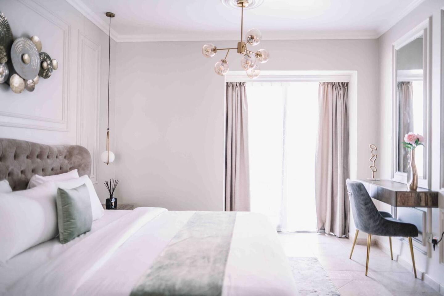 Sea & Palm View Elegant 1 Bedroom Apartment Dubai Esterno foto
